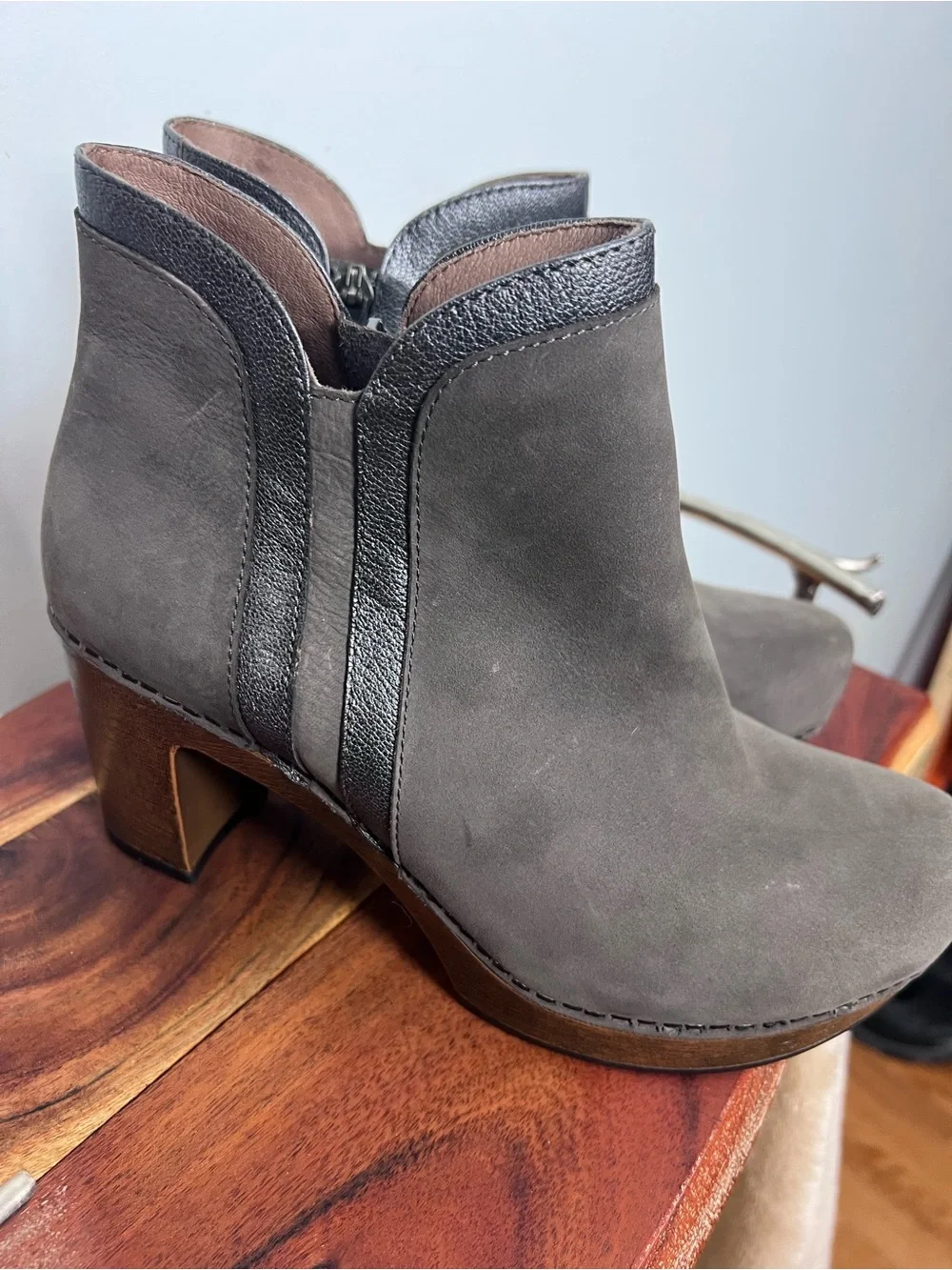 Dansko Dora Gray Leather Suede Ankle Boots Booties Size 38 Metallic Trim